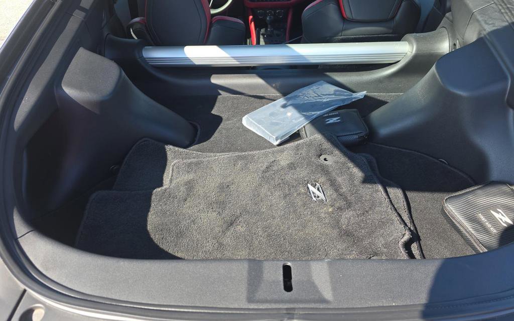 Used 2024 Nissan Z Performance w/ Floor Mat Package image 17