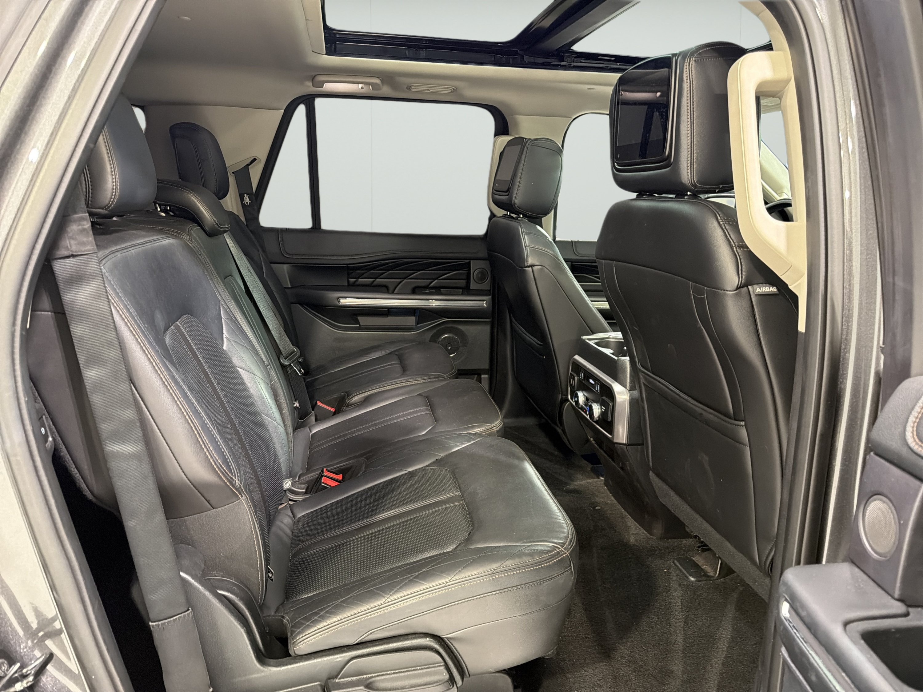 Used 2018 Ford Expedition Max Platinum RWD image 12