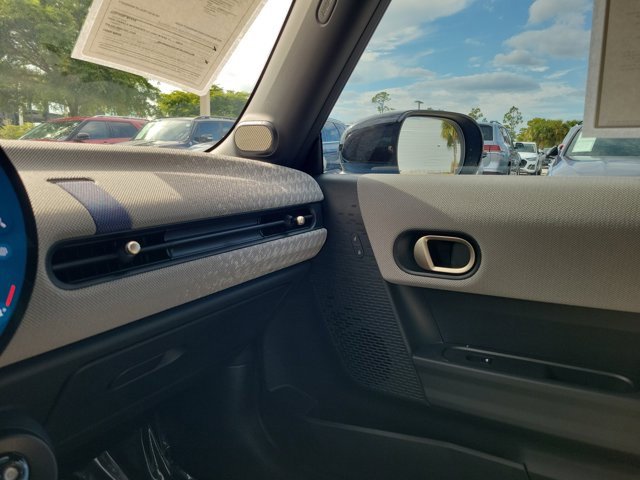 Used 2025 MINI Cooper 2-Door Hardtop image 26