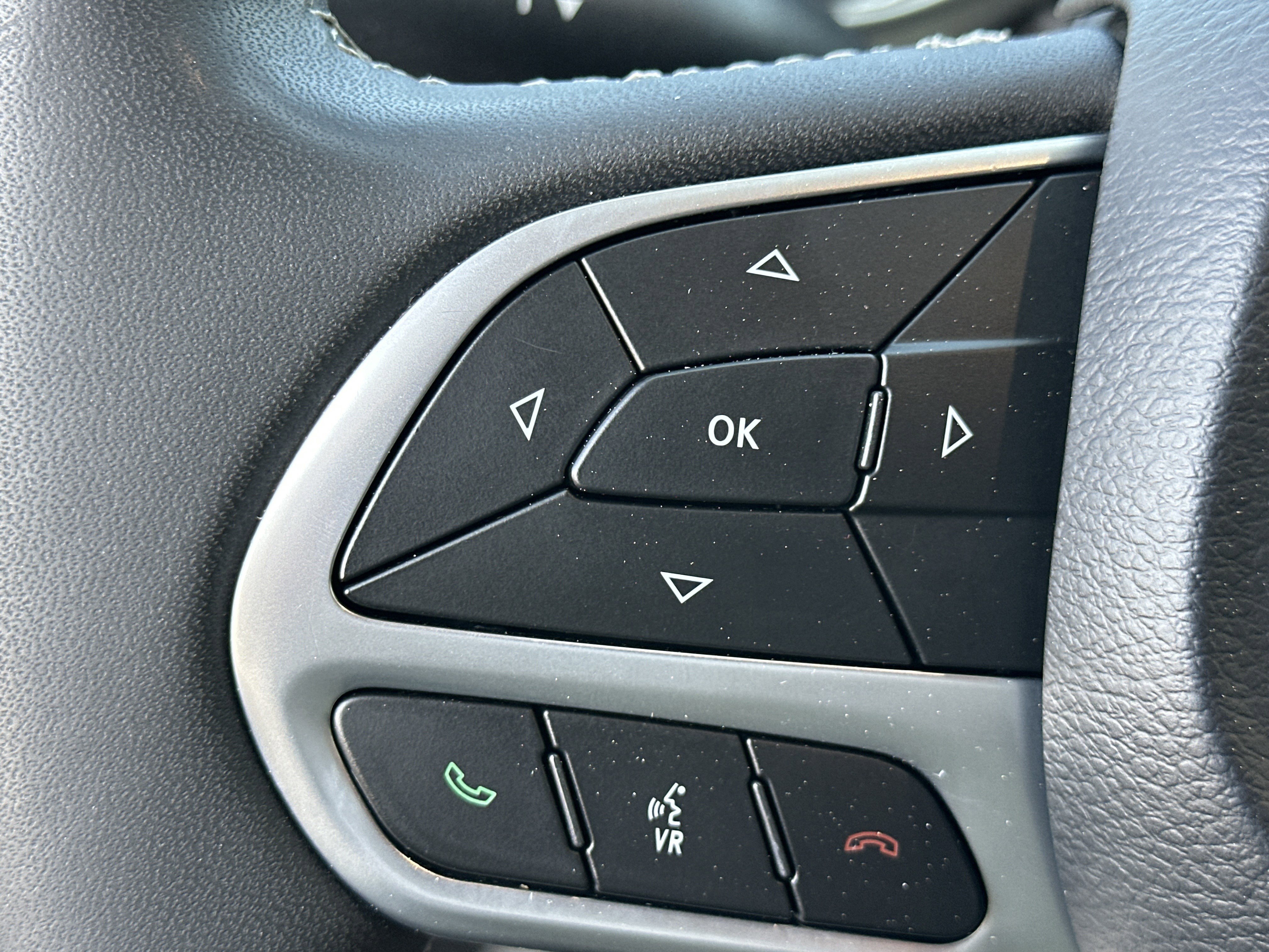 Used 2024 Chrysler Pacifica Touring-L image 24