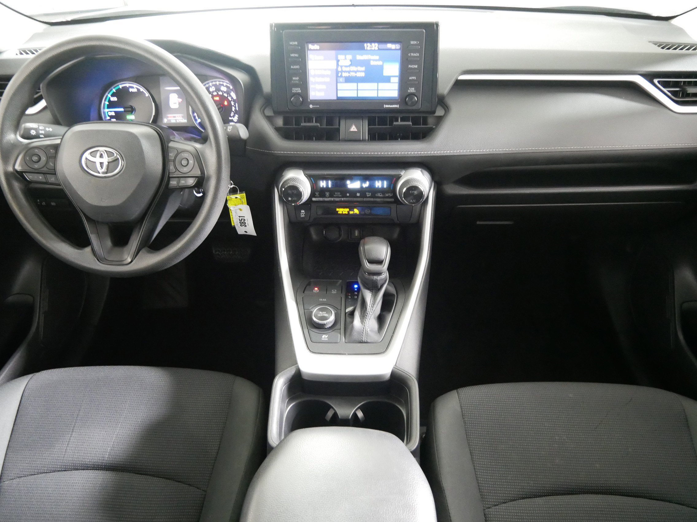 Used 2021 Toyota RAV4 LE AWD/4WD image 10