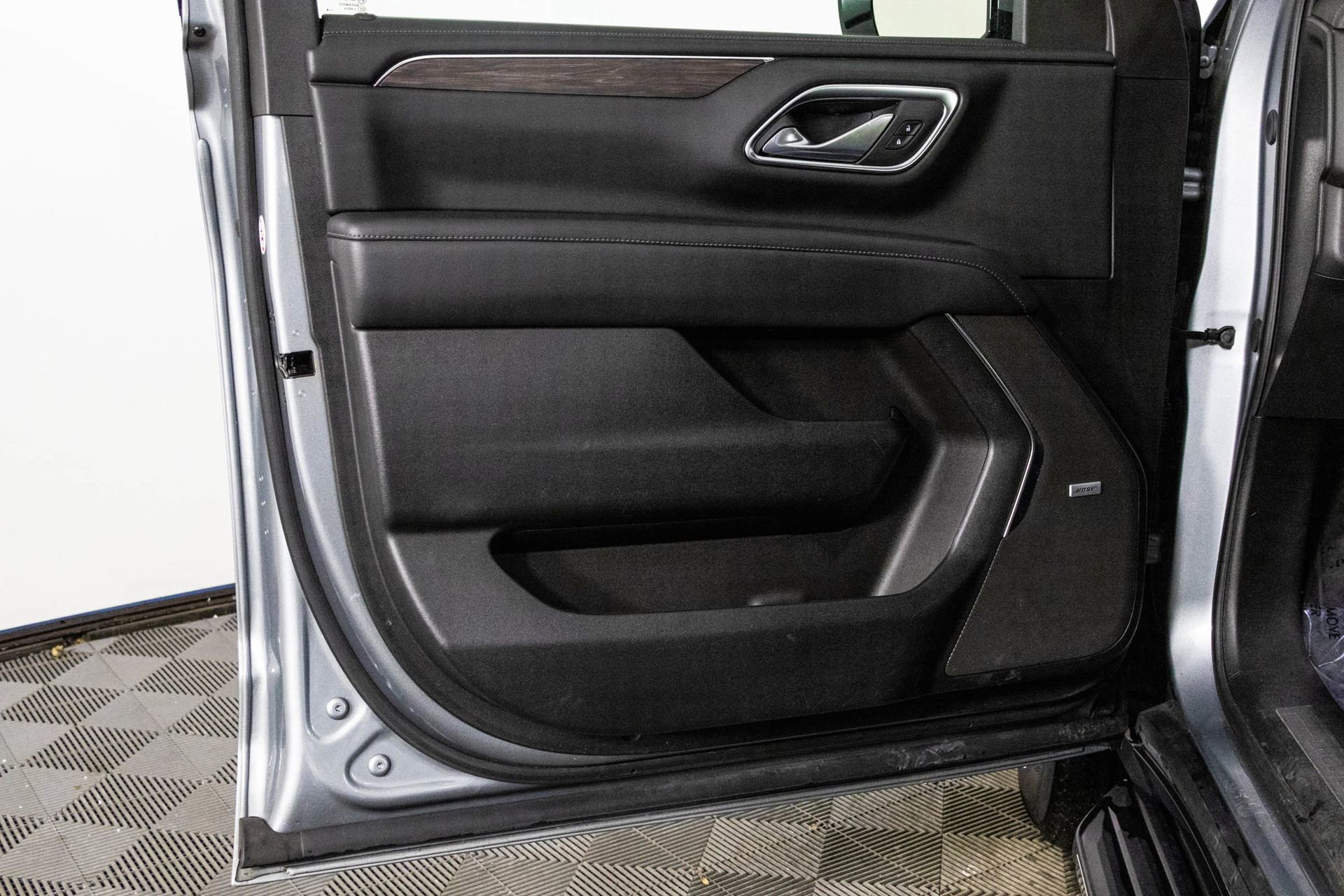 Used 2024 Chevrolet Tahoe LT image 32