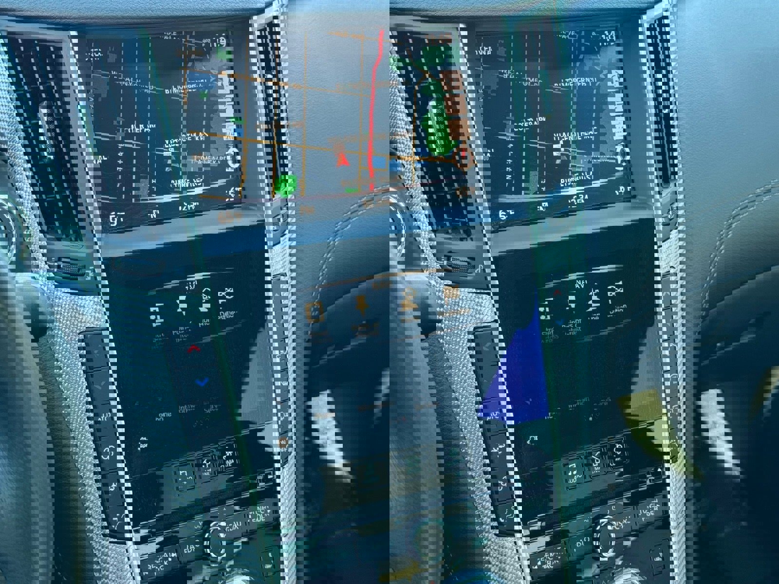 Used 2017 INFINITI Q60 Red Sport 400 image 26