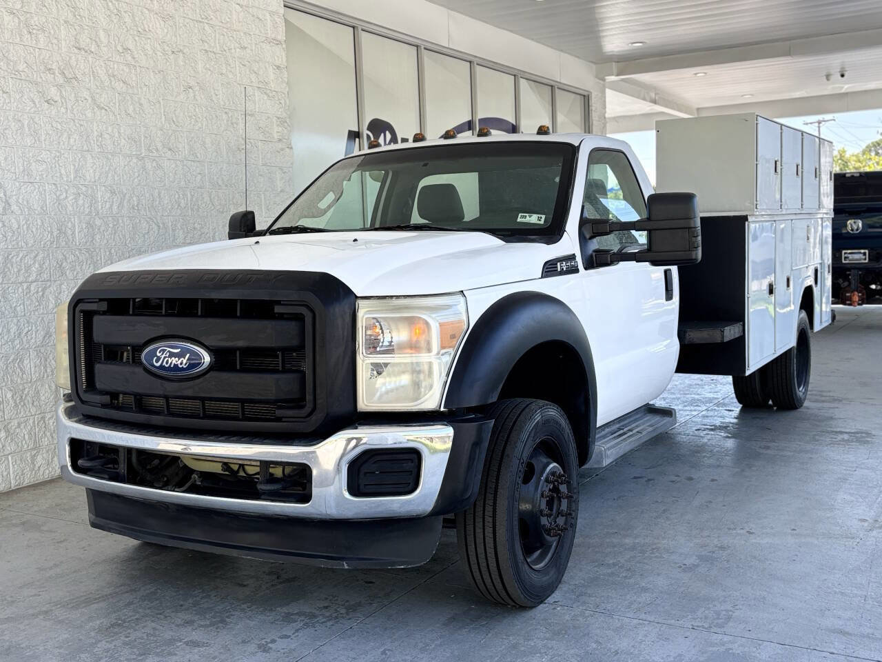 Used 2011 Ford F550 4X2 2dr Regular Cab 140.8 200. w/ Payload Upgrade Pkg image 2