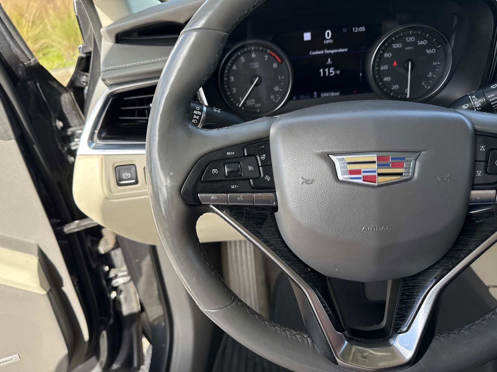 Used 2020 Cadillac XT6 Premium Luxury image 32
