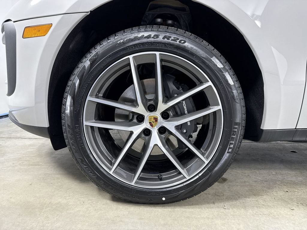 New 2026 Porsche Macan AWD/4WD image 13