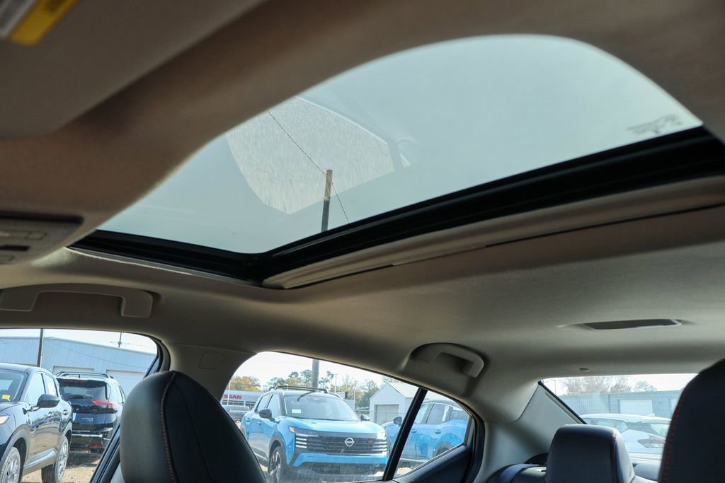 New 2025 Nissan Sentra SR w/ SR Premium Package image 9