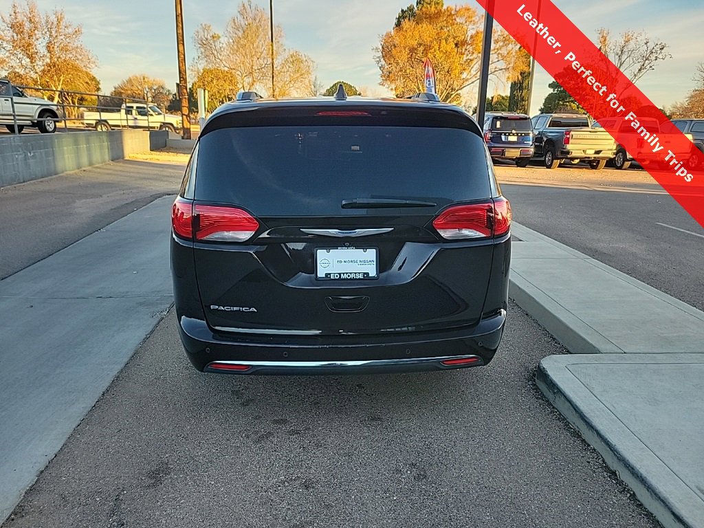 Used 2019 Chrysler Pacifica Touring-L image 6