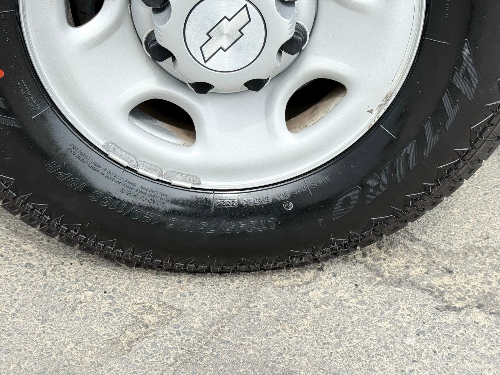 Used 2017 Chevrolet Express 3500 LS image 15