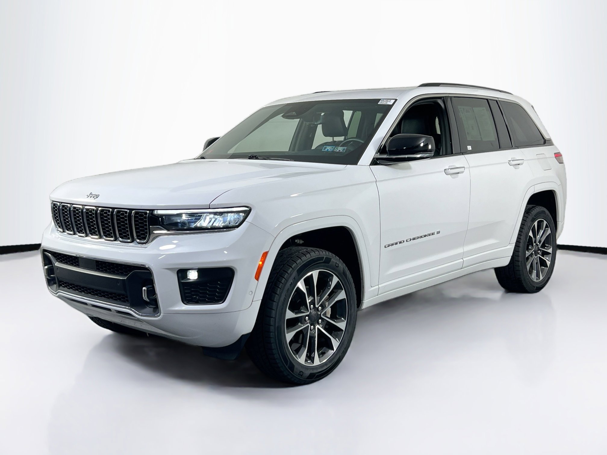 Used 2022 Jeep Grand Cherokee Overland w/ Luxury Tech Group IV image 1