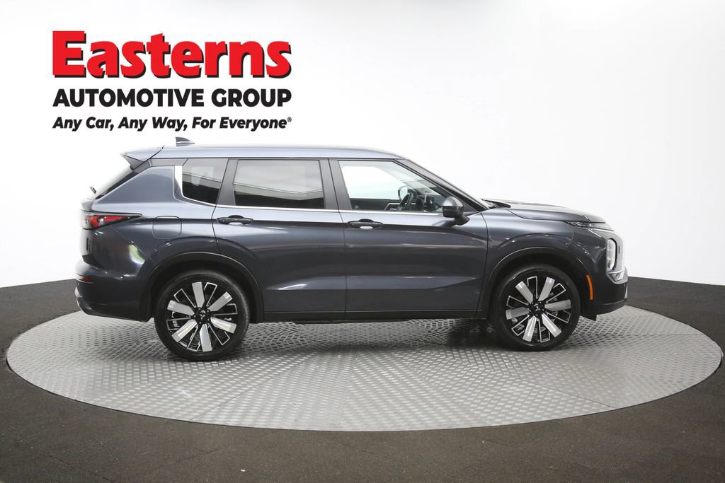 Used 2025 Mitsubishi Outlander SE AWD/4WD image 44