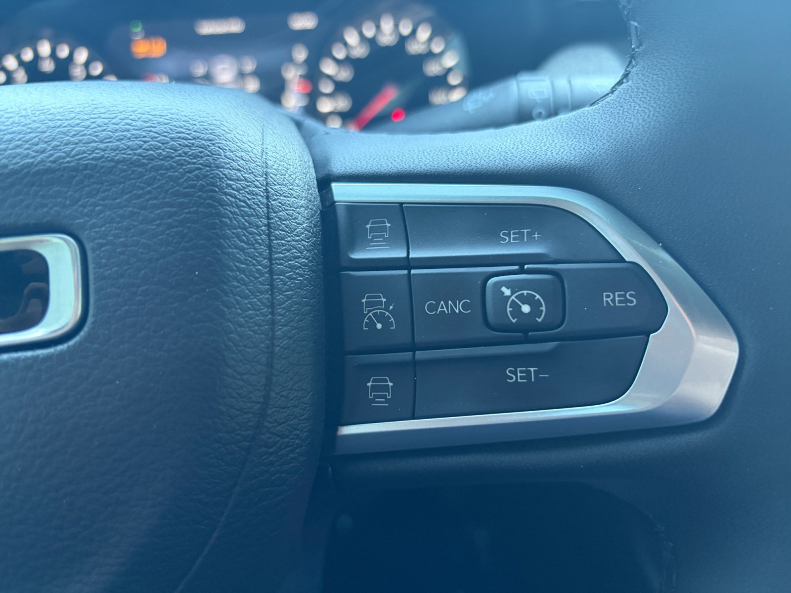 Used 2023 Jeep Compass Latitude w/ Sun and Sound Group AWD/4WD image 21