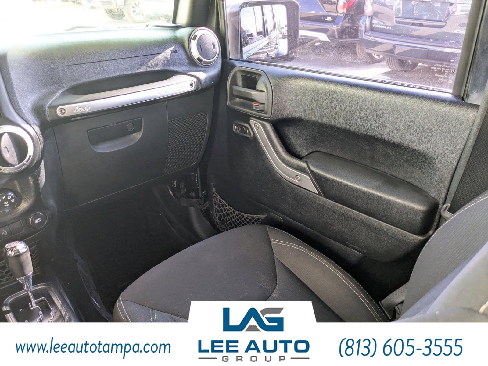 Used 2015 Jeep Wrangler Unlimited Sahara w/ Connectivity Group image 14