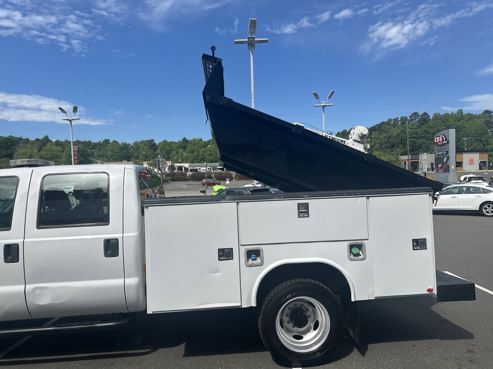 Used 2014 Ford F550 2WD Crew Cab Super Duty image 23