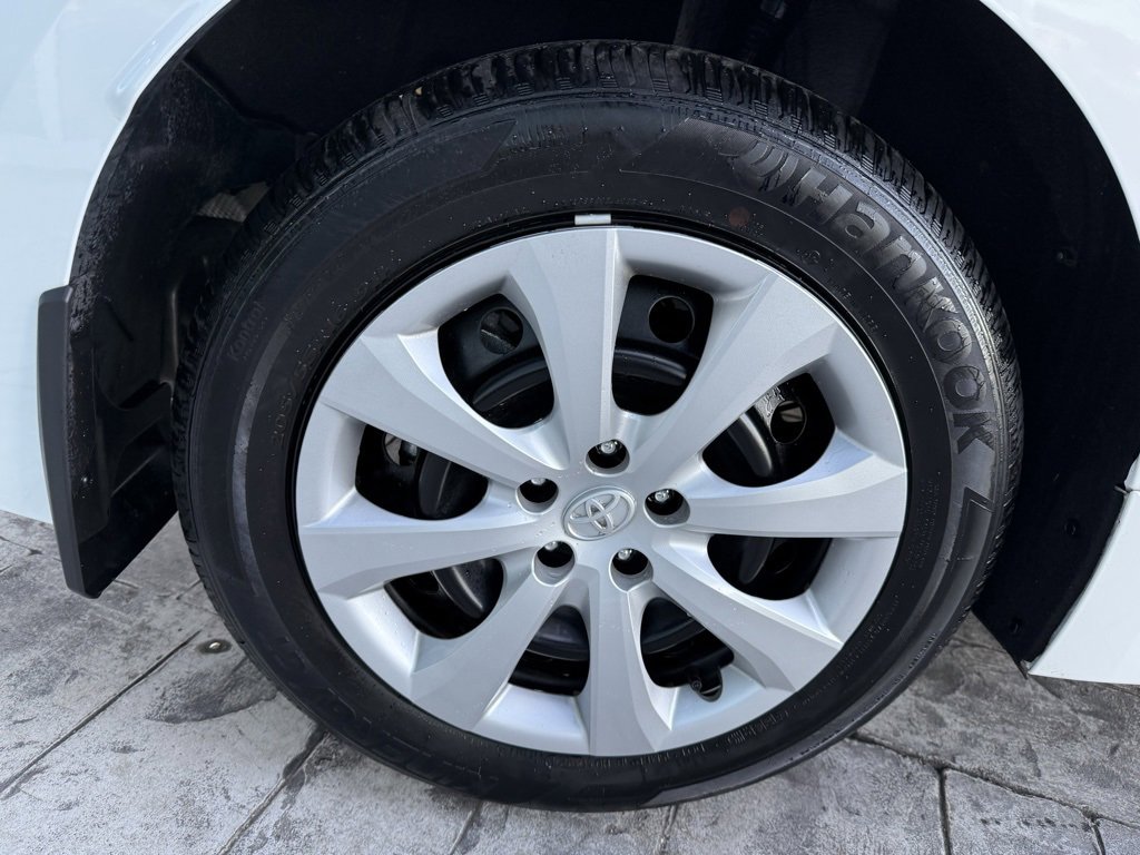 Used 2025 Toyota Corolla LE image 26