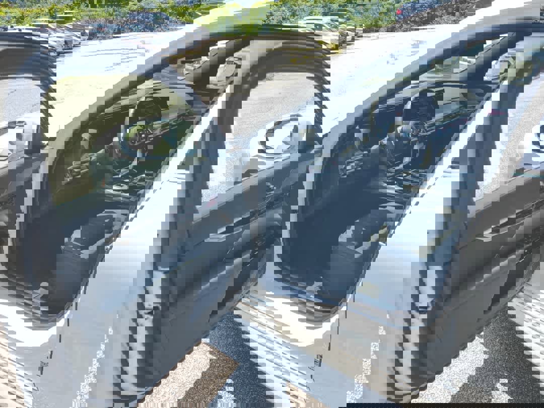 Used 2024 BMW i7 eDrive50 image 8