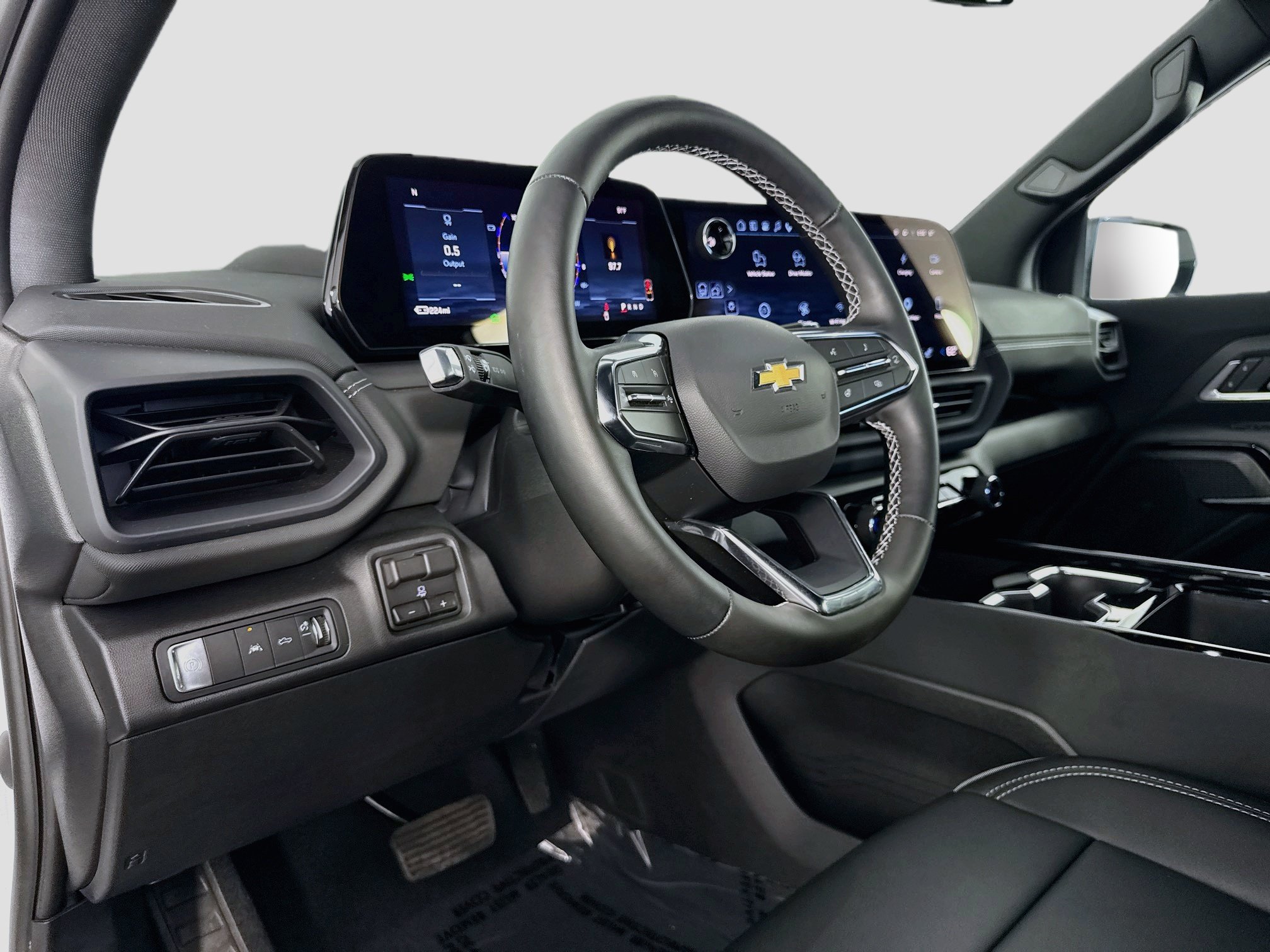 Used 2026 Chevrolet Silverado EV LT AWD/4WD image 11
