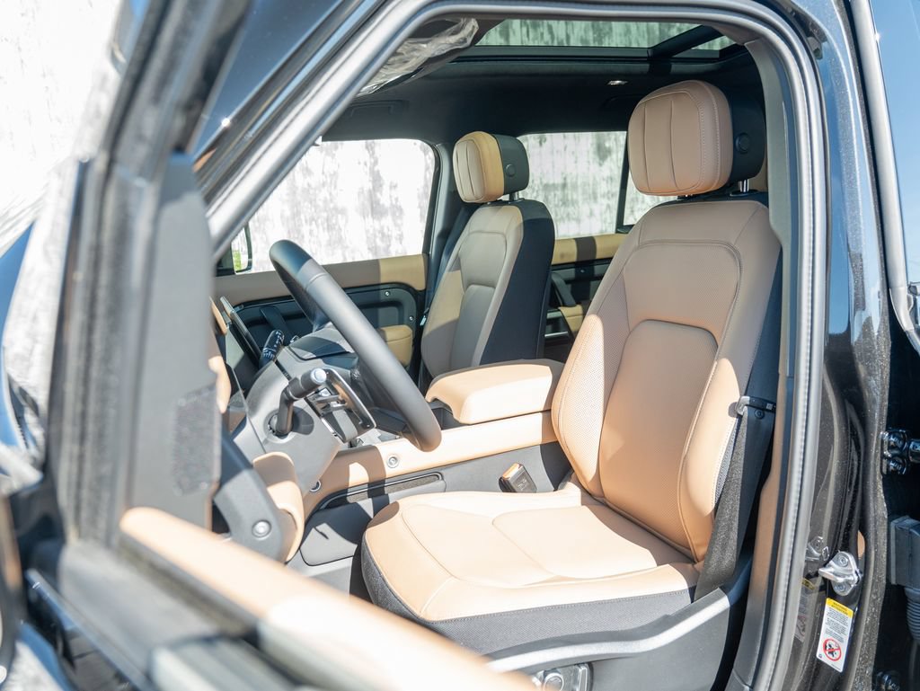 New 2026 Land Rover Defender 130 V8 AWD/4WD image 18