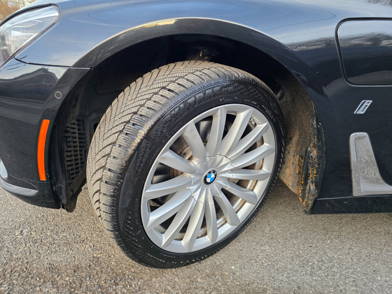Used 2017 BMW 740e xDrive AWD/4WD image 27