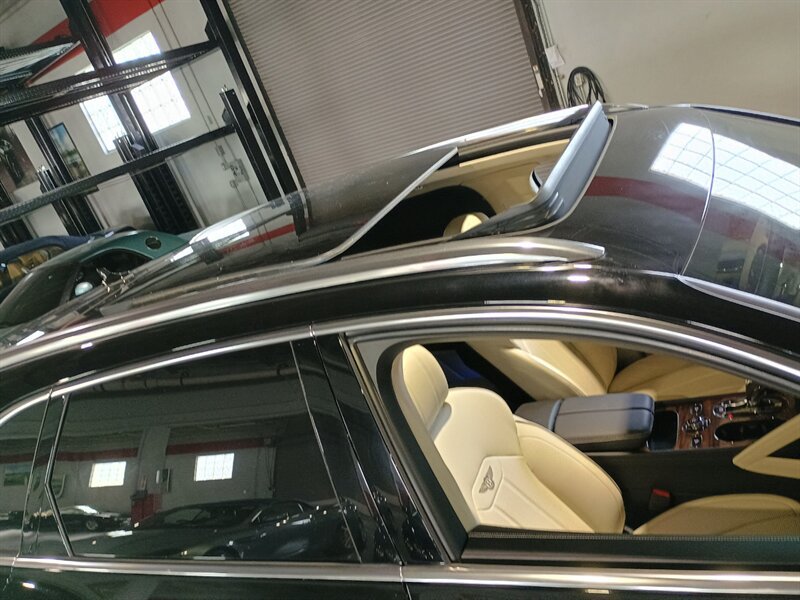 Used 2023 Bentley Bentayga AWD/4WD image 41