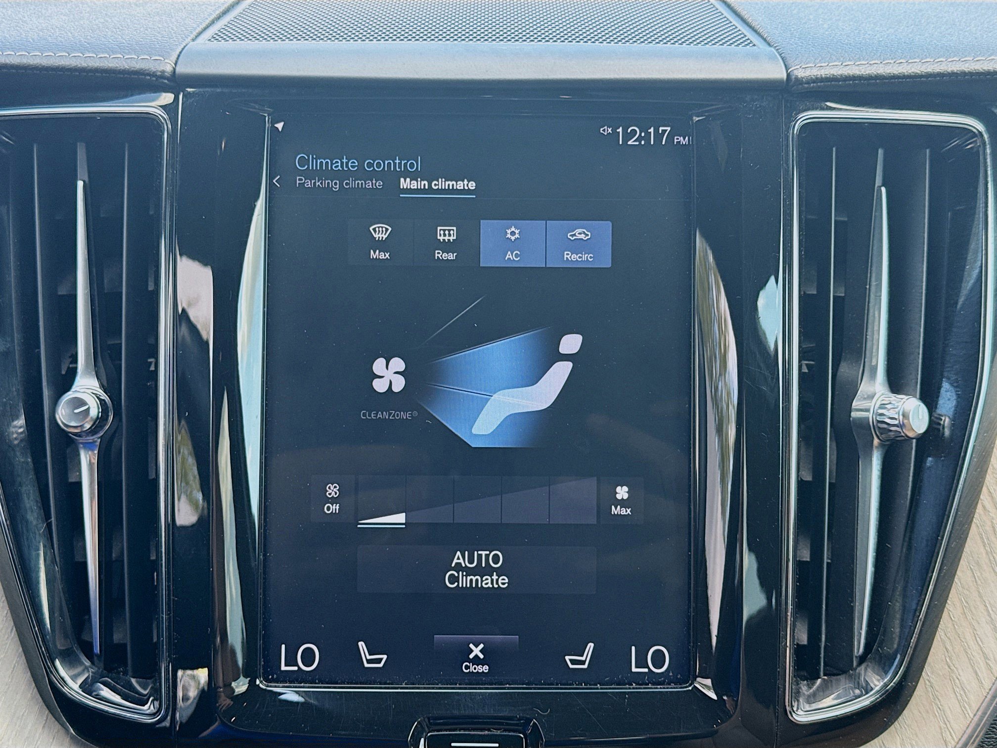 Used 2019 Volvo XC60 T8 Inscription w/ Advanced Package image 15