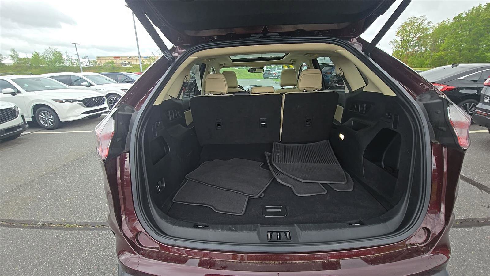 Used 2022 Ford Edge SEL w/ Convenience Package image 13