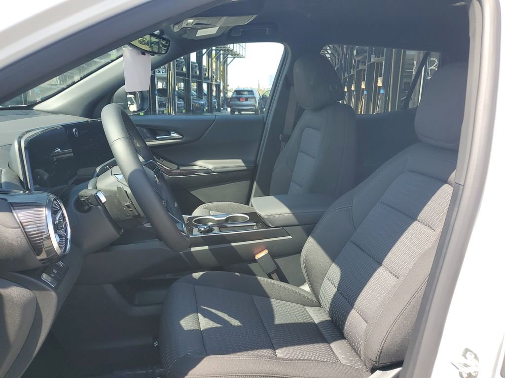 New 2026 Chevrolet Equinox LT w/ Safety and Technology Package FWD image 17