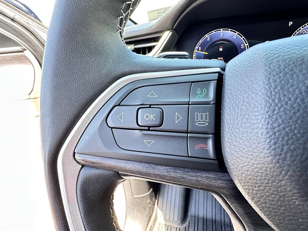 Used 2023 Jeep Grand Cherokee Limited AWD/4WD image 42