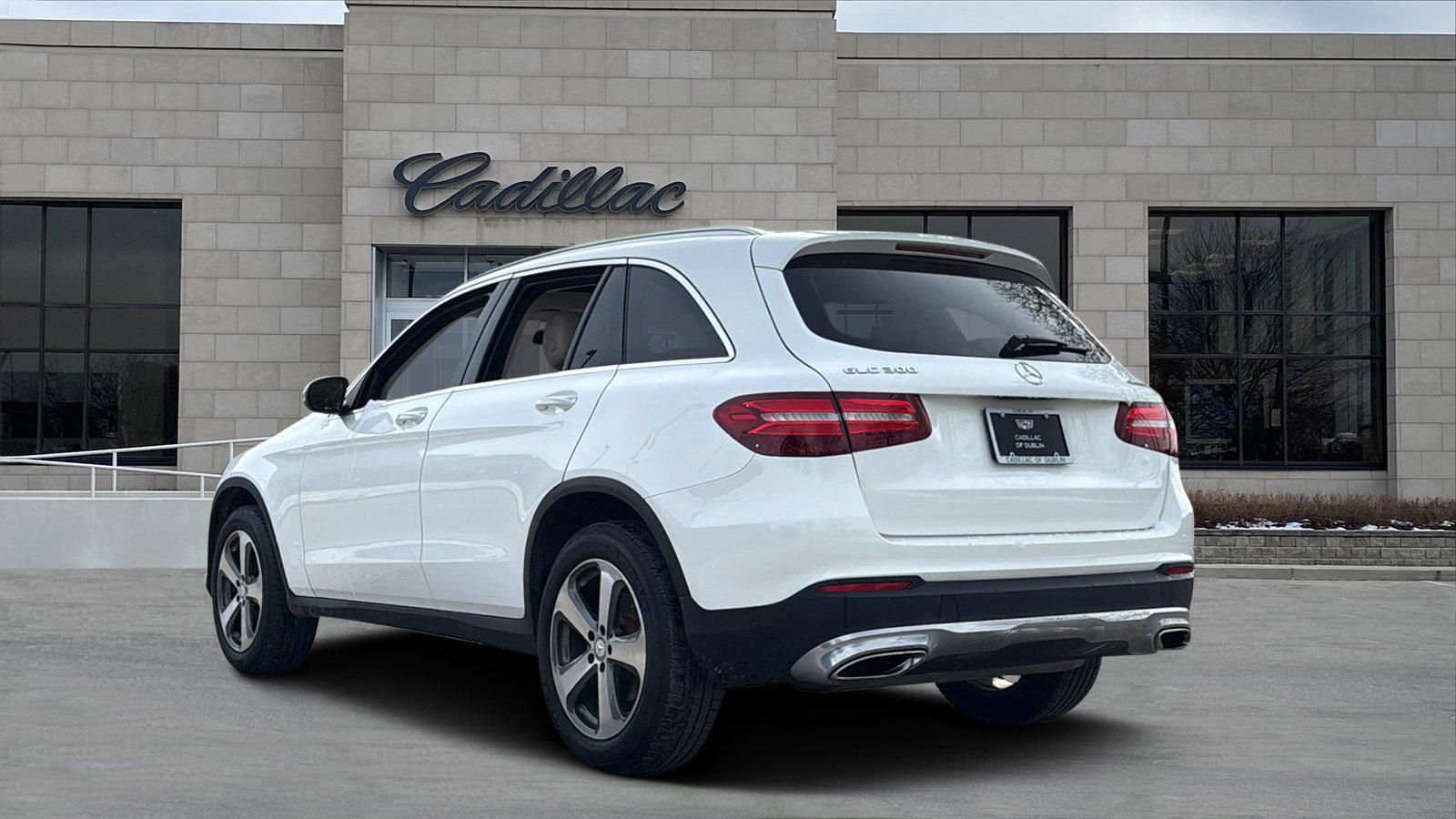 Used 2017 Mercedes-Benz GLC 300 4MATIC image 4