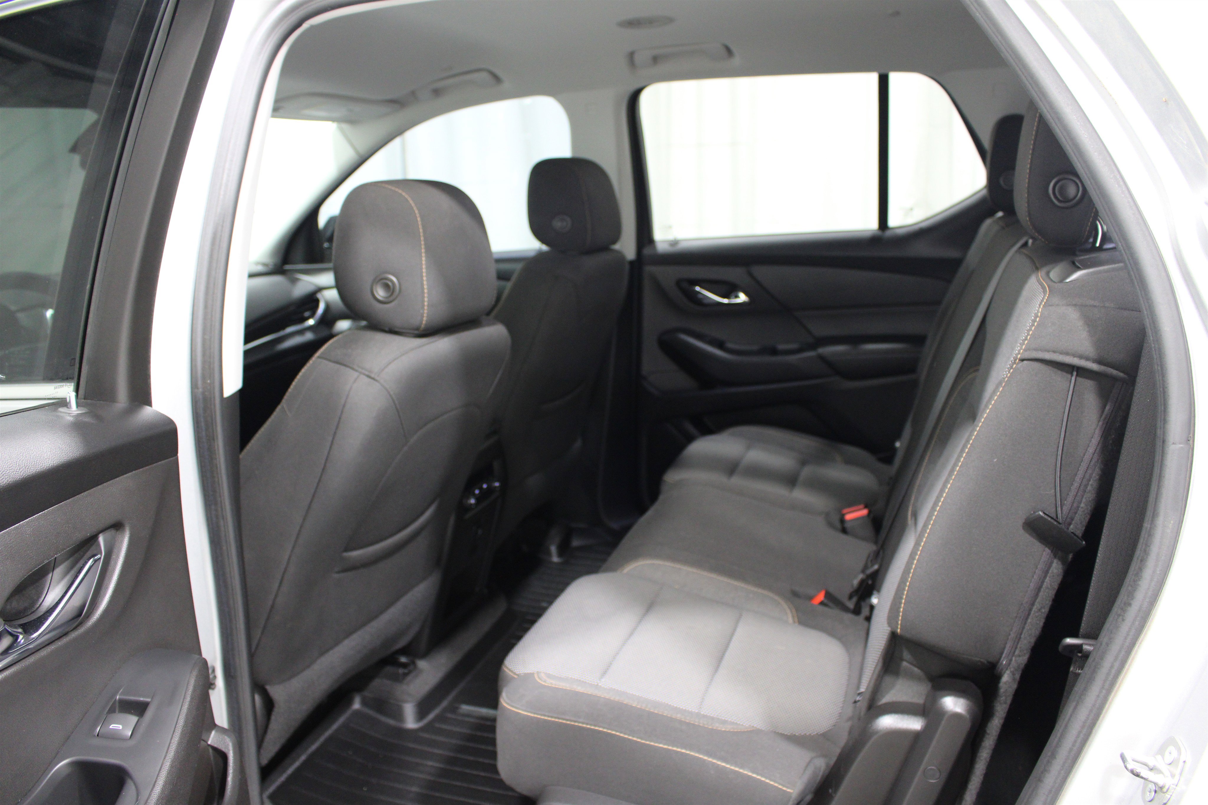 Used 2018 Chevrolet Traverse LS FWD image 19