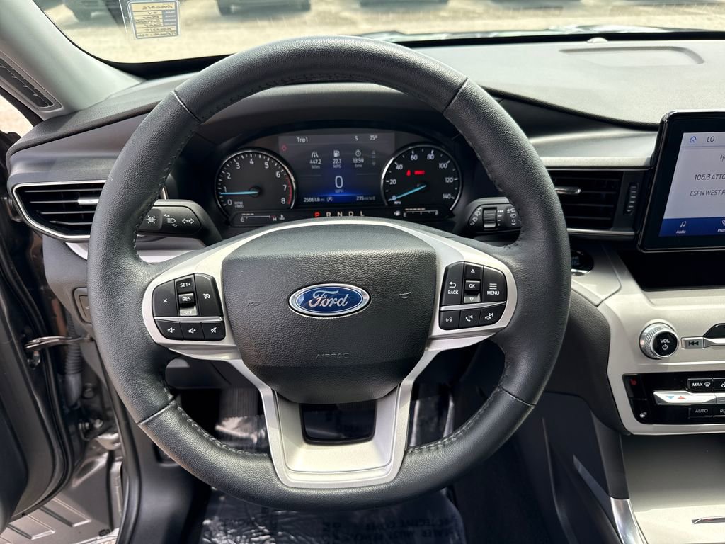 Used 2024 Ford Explorer XLT w/ Equipment Group 202A RWD image 14