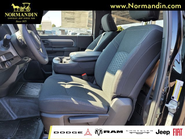 New 2025 RAM 5500 Tradesman w/ Safety Group AWD/4WD image 8