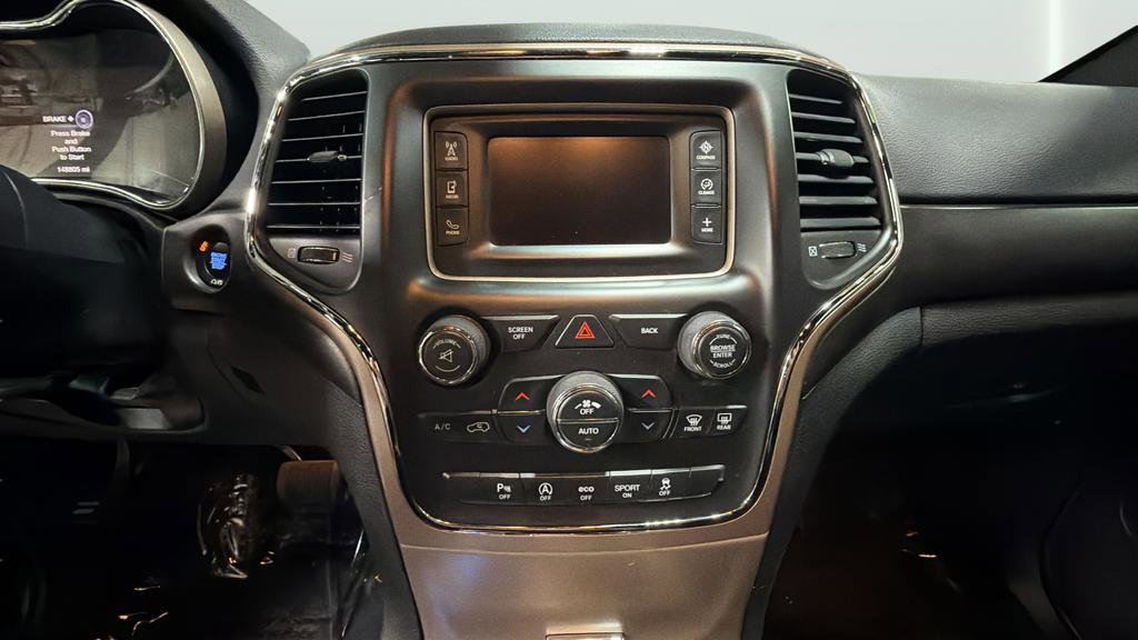 Used 2017 Jeep Grand Cherokee Laredo w/ Quick Order Package 23E AWD/4WD image 14