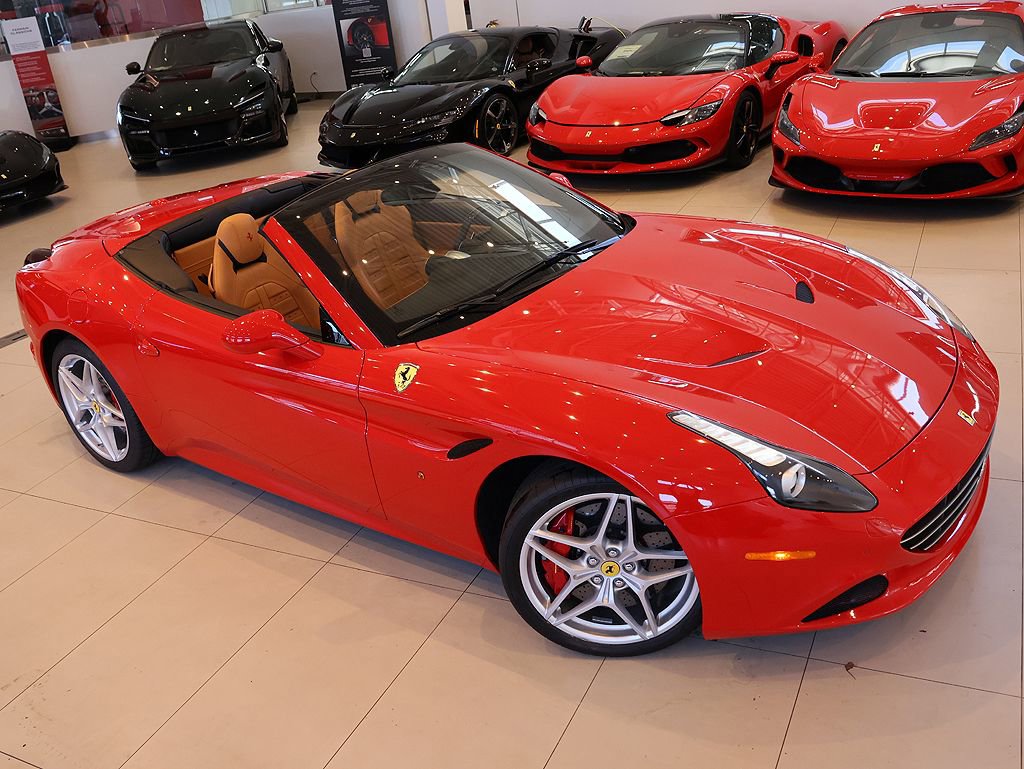 Certified 2017 Ferrari California T image 22
