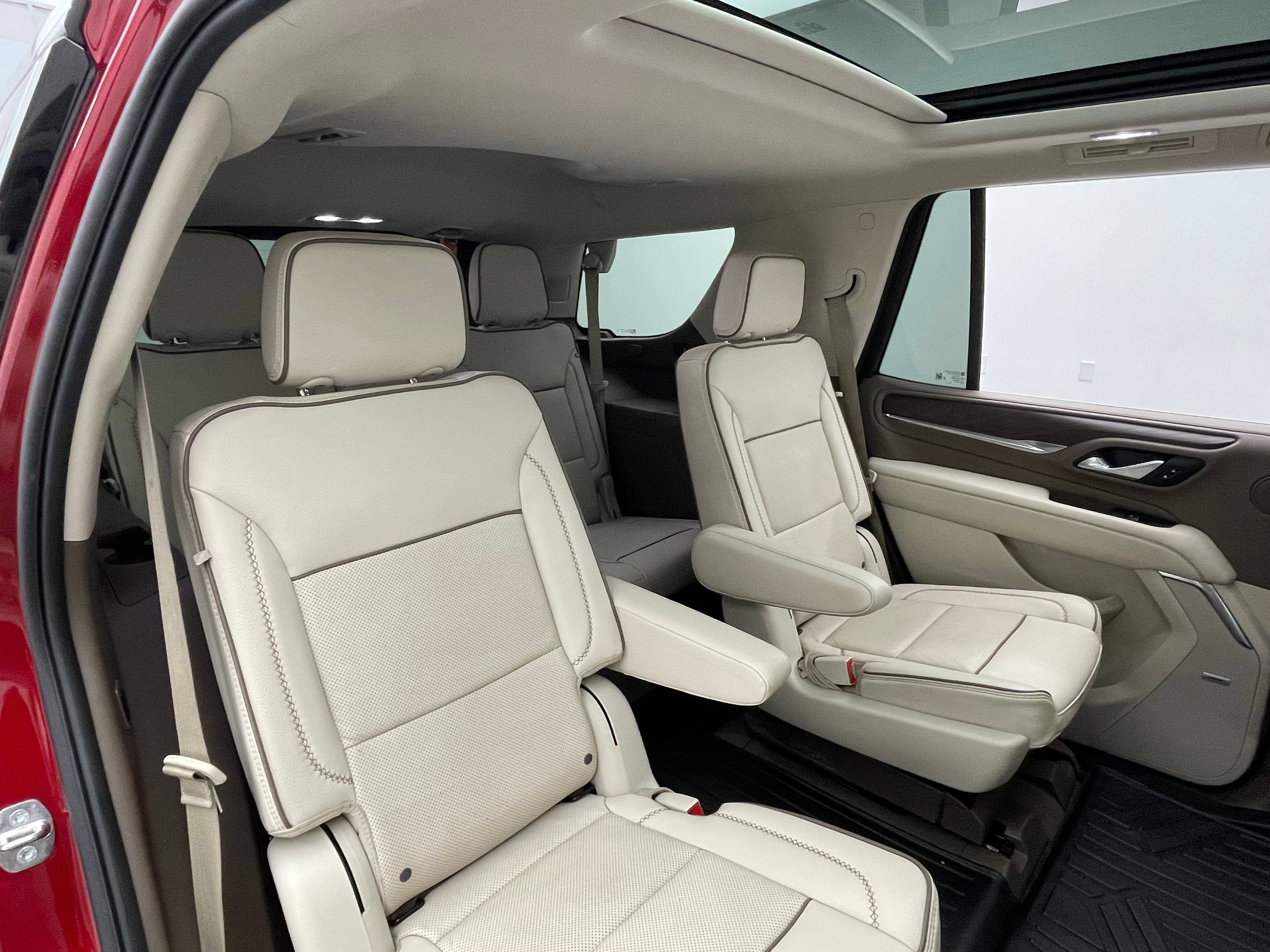 Used 2024 GMC Yukon Denali AWD/4WD image 47