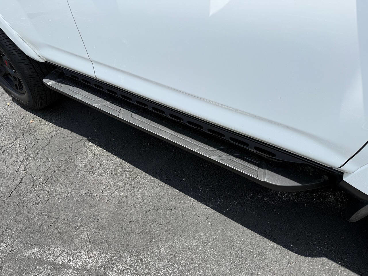 Used 2018 Toyota 4Runner TRD Off-Road Premium AWD/4WD image 38