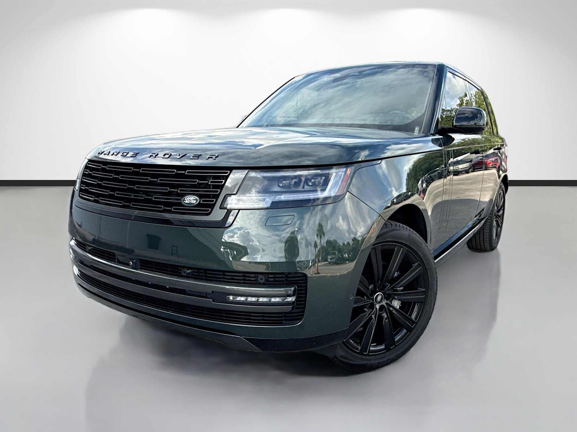 Used 2025 Land Rover Range Rover SE