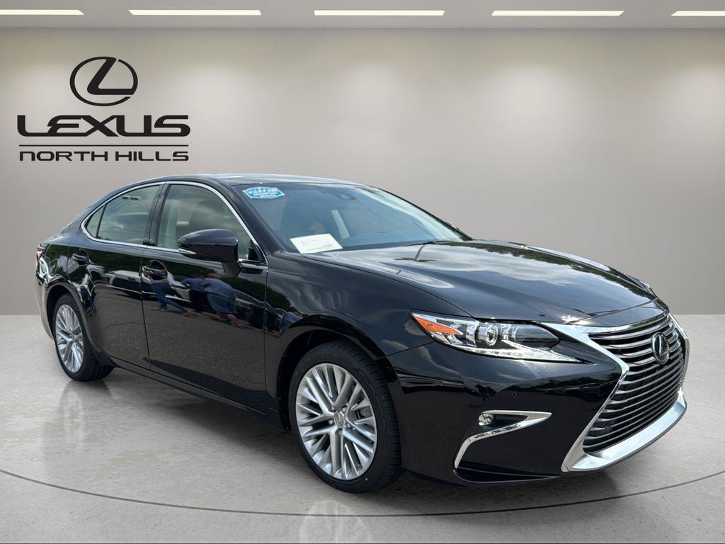 Used 2016 Lexus ES 350 w/ Luxury Package w/Wood Trim FWD image 4