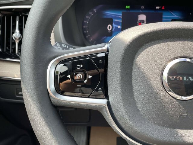 New 2026 Volvo XC90 B6 Plus w/ Protection Package Premier AWD/4WD image 38