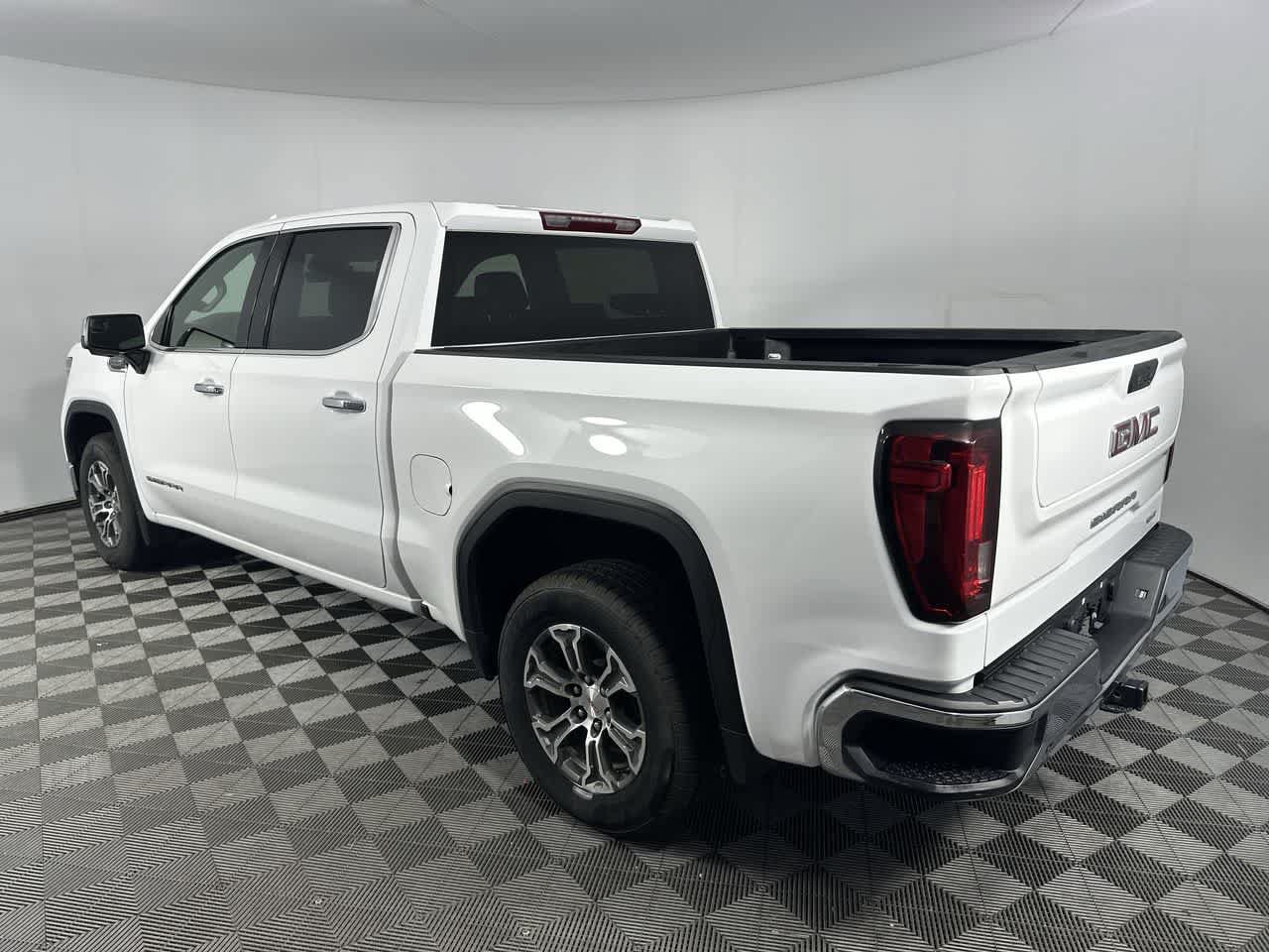 Used 2024 GMC Sierra 1500 SLT RWD image 25