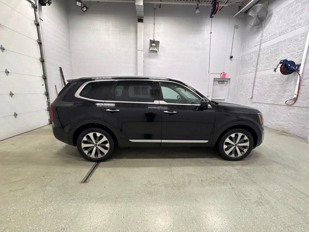 Used 2020 Kia Telluride S AWD/4WD image 3