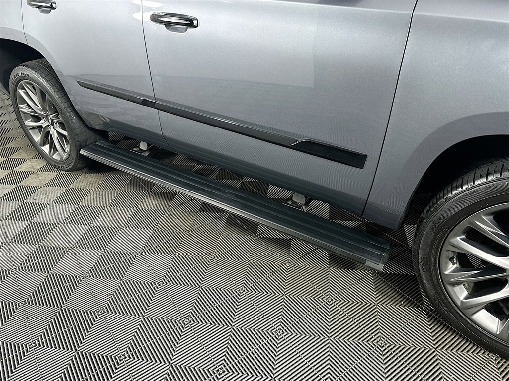 Used 2019 Cadillac Escalade Premium Luxury w/ Escalade Sport Edition image 37