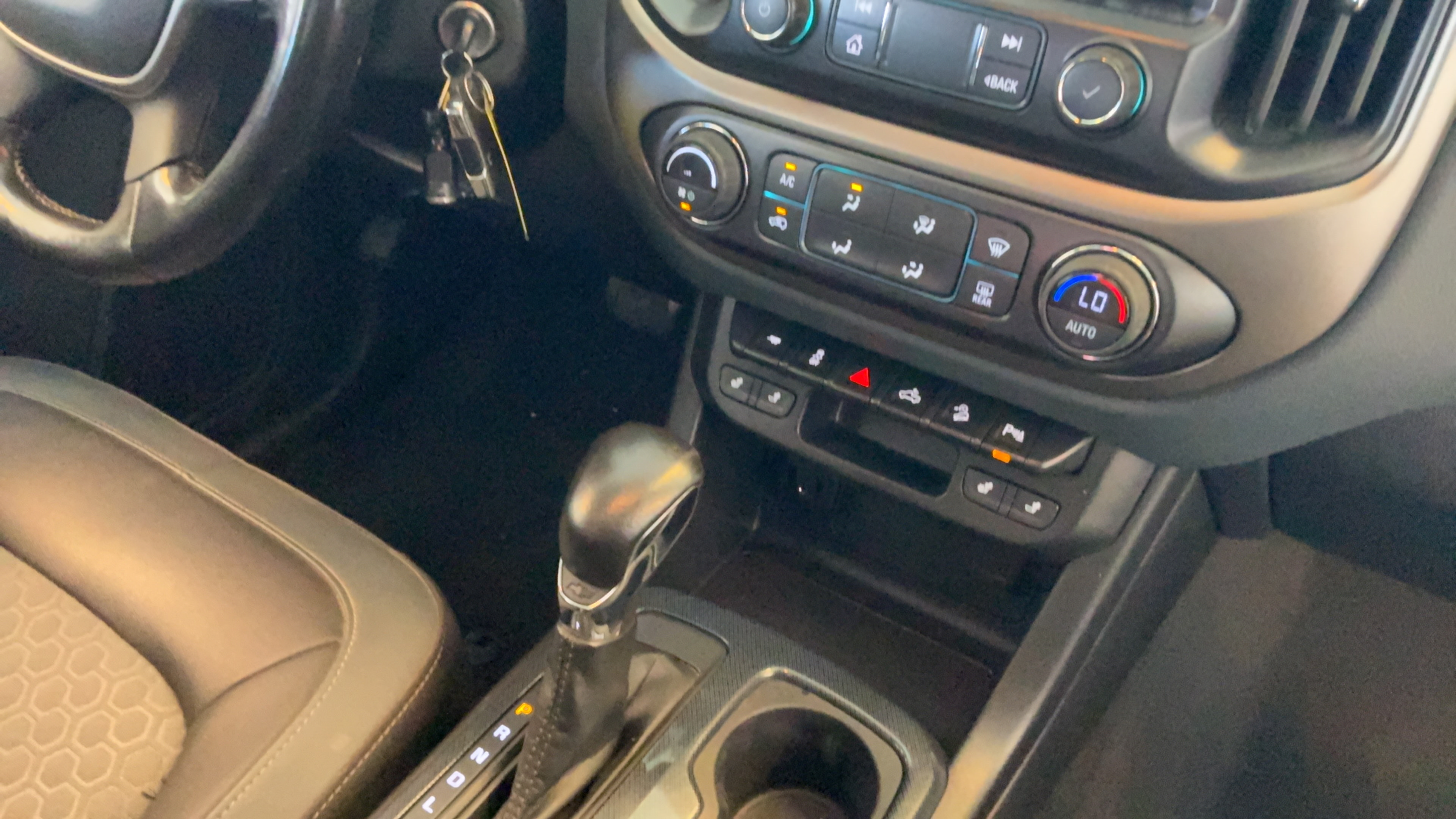 Used 2022 Chevrolet Colorado Z71 AWD/4WD image 31