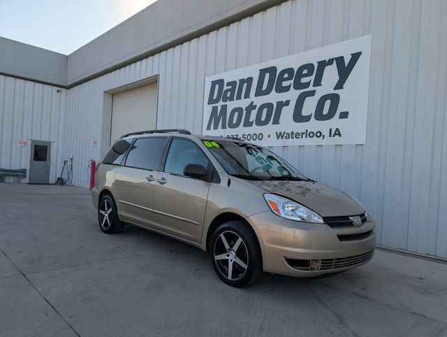 Used 2004 Toyota Sienna CE image 1