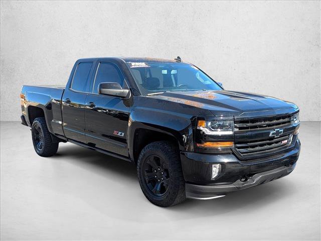 Used 2018 Chevrolet Silverado 1500 LT w/ Midnight Edition image 3