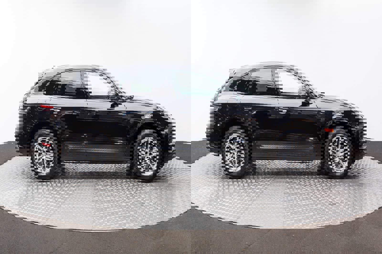 Used 2022 Porsche Macan image 57