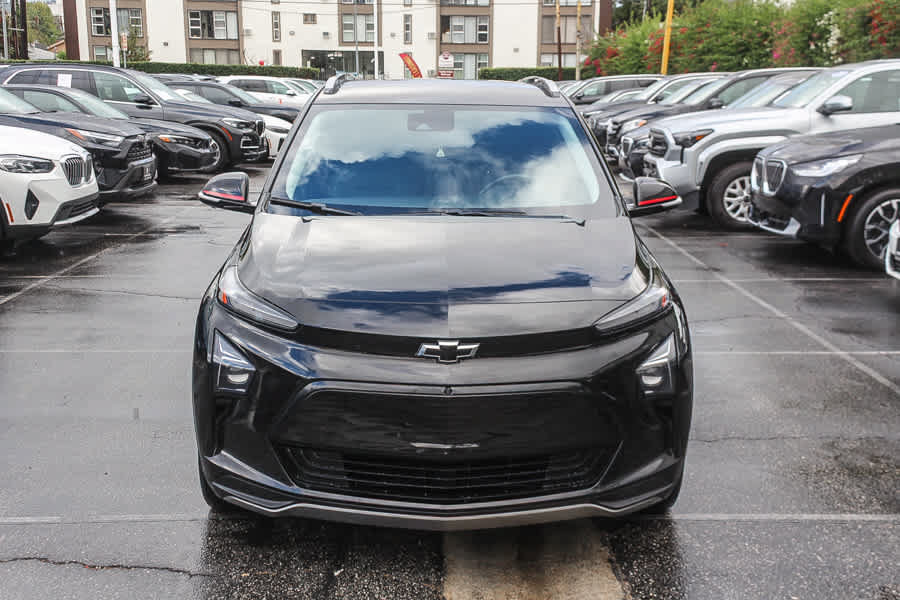 Used 2023 Chevrolet Bolt EUV Premier w/ Redline Edition FWD image 3