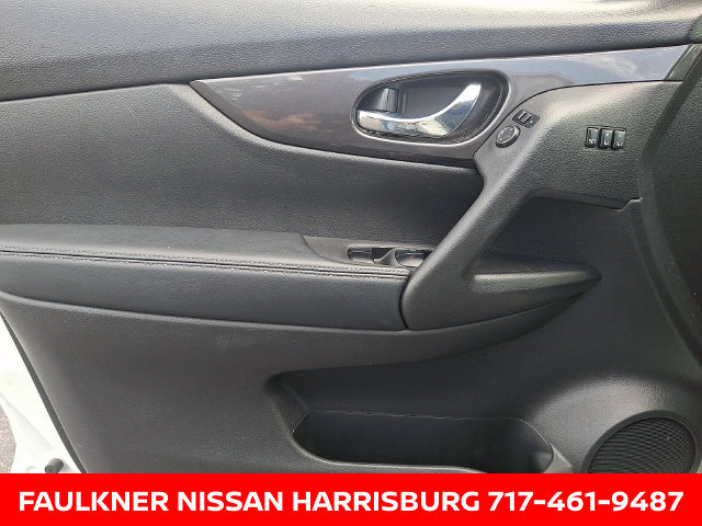 Certified 2019 Nissan Rogue SV w/ Premium Package AWD/4WD image 12