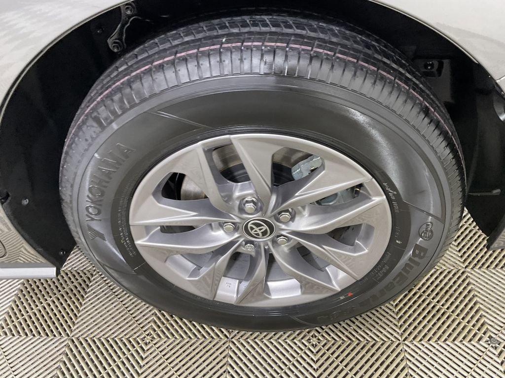 New 2026 Toyota Sienna LE image 5