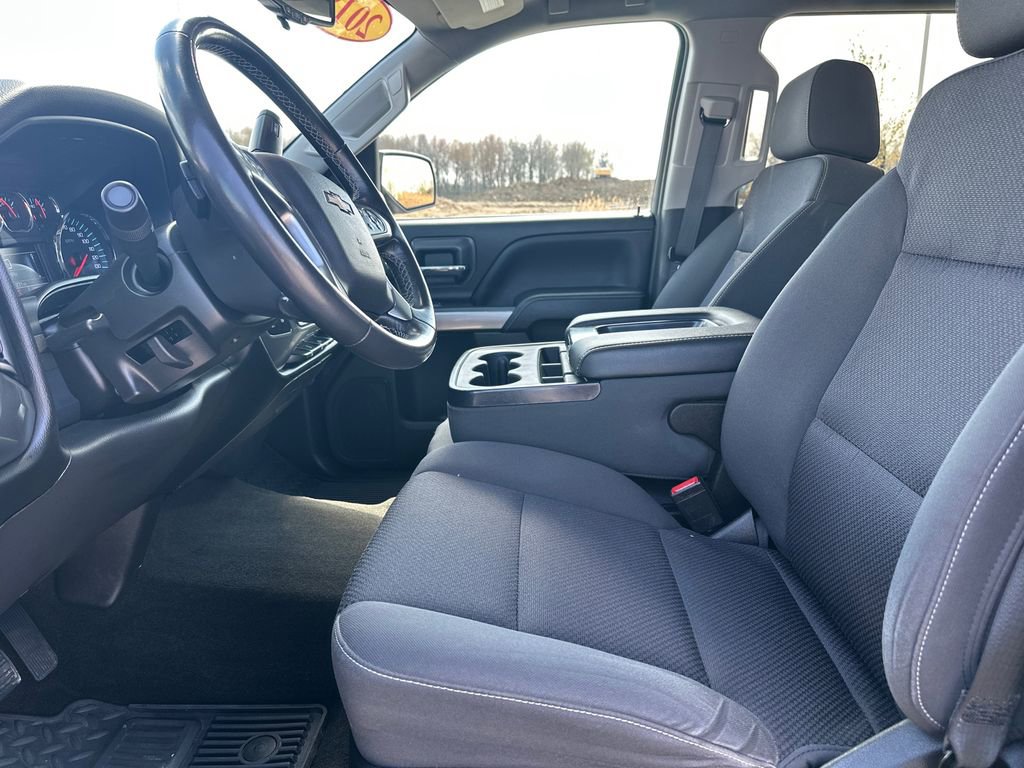 Used 2018 Chevrolet Silverado 1500 LT w/ All Star Edition AWD/4WD image 9